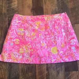 Lilly Pulitzer Sun Pattern skorts. Size 4